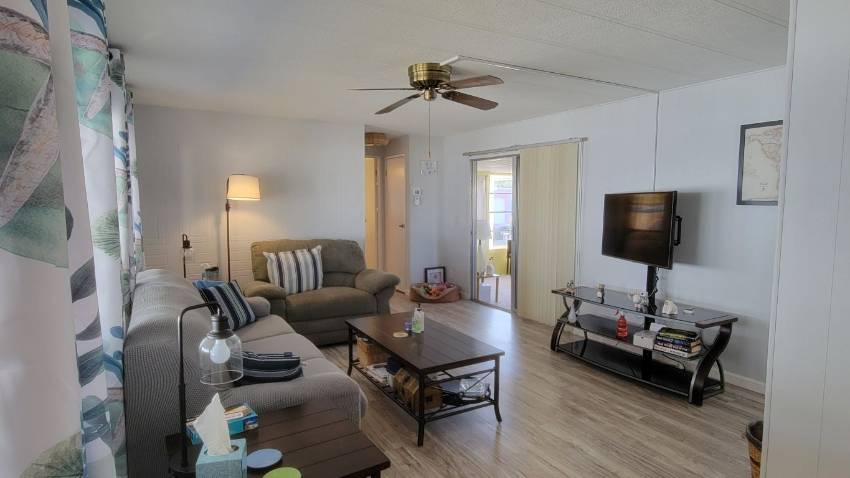 205 Rainbow Lane West a Dundee, FL Mobile or Manufactured Home for Sale